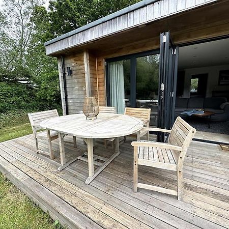 Beautiful Cabin With Pond View Steyning Ngoại thất bức ảnh