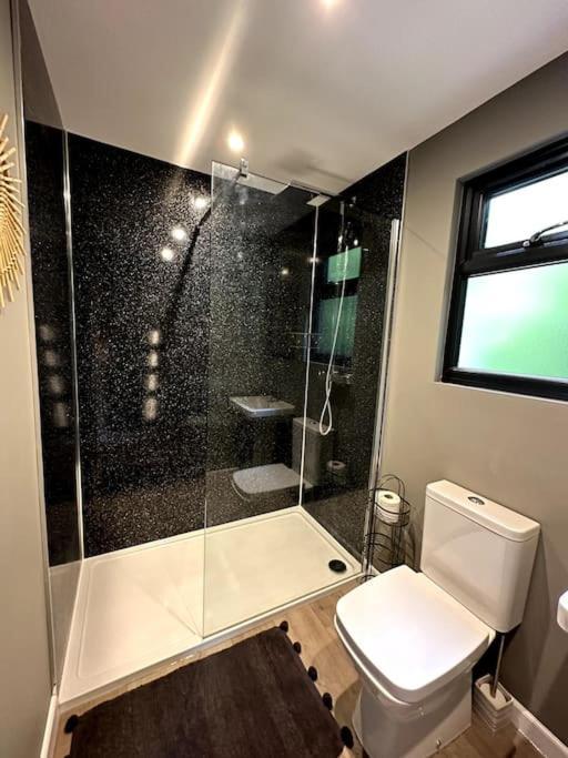 Beautiful Cabin With Pond View Steyning Ngoại thất bức ảnh